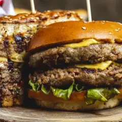 Czym się różni hamburger od burgera? Odkryj zaskakujące różnice