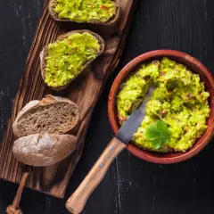 Co to jest guacamole? Odkryj sekrety zdrowego i pysznego dipu