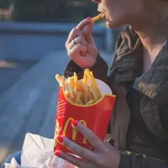 Ile kosztują zakręcone frytki w McDonald's? Ceny i warianty zamówień