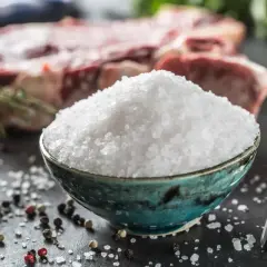Jakie przyprawy do solanki do wędzenia, aby uzyskać wyjątkowy smak?
