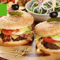 Burger z czym? Odkryj najlepsze składniki i dodatki, które zachwycą