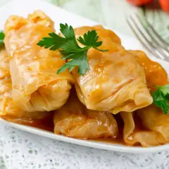 Ile kalorii ma gołąbek z sosem? Zaskakujące wartości odżywcze!