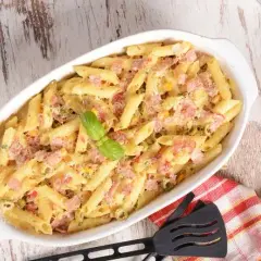 Szybka zapiekanka makaronowa z szynką dla dzieci, która zachwyci maluchy