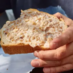 Jakie przyprawy do smalcu ze skwarkami, aby wzbogacić smak?