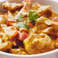 Przyprawa curry do czego? Odkryj smaki, które zachwycą!