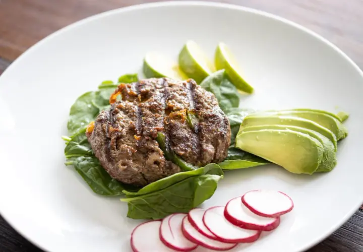 Ile kcal ma jalapeno burger? Sprawdź kaloryczność różnych wersji