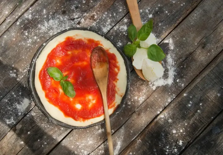 Jak zrobić sos do pizzy z koncentratu, który zachwyci smakiem