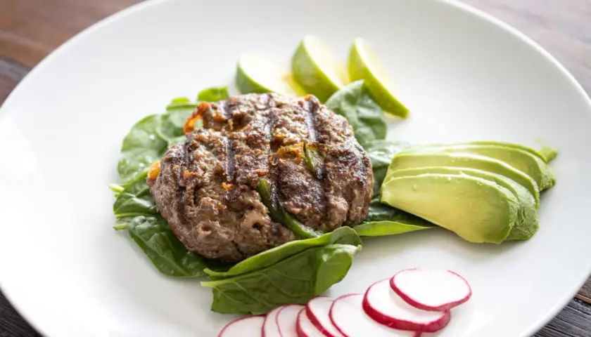 Ile kcal ma jalapeno burger? Sprawdź kaloryczność różnych wersji
