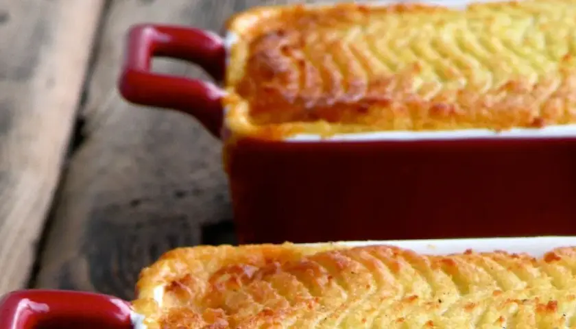 Szybka zapiekanka z ziemniaków puree i mięsa mielonego na obiad