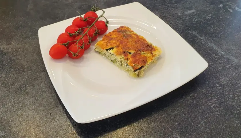 Szybka i prosta keto zapiekanka z cukinii, która zachwyci smakiem