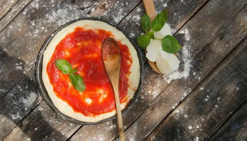 Jak zrobić sos do pizzy z koncentratu, który zachwyci smakiem