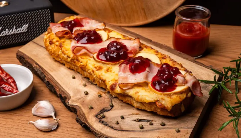 Najlepsze przepisy na zapiekankę góralską, które zachwycą każdego