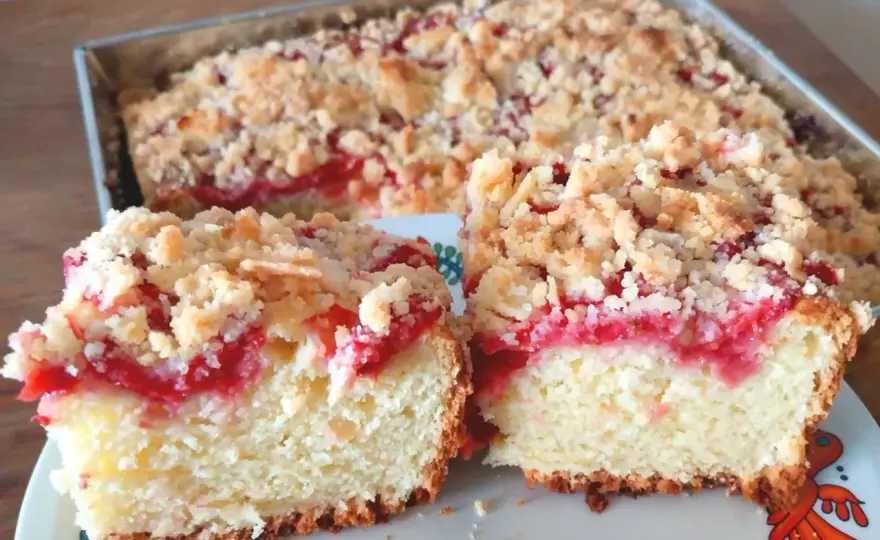 Babka z truskawkami, która nie opada i nie ma zakalca