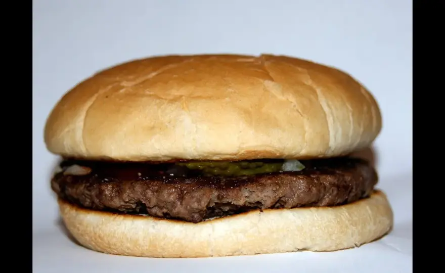 Jak przygotować idealny hamburger jak z McDonald's w domu?