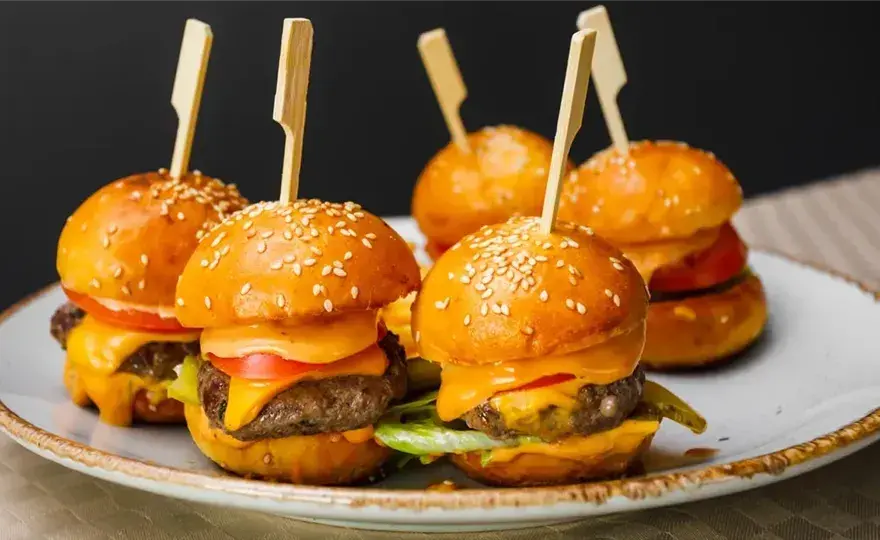 Gdzie kupić mini hamburgery? Sprawdź najlepsze oferty i miejsca