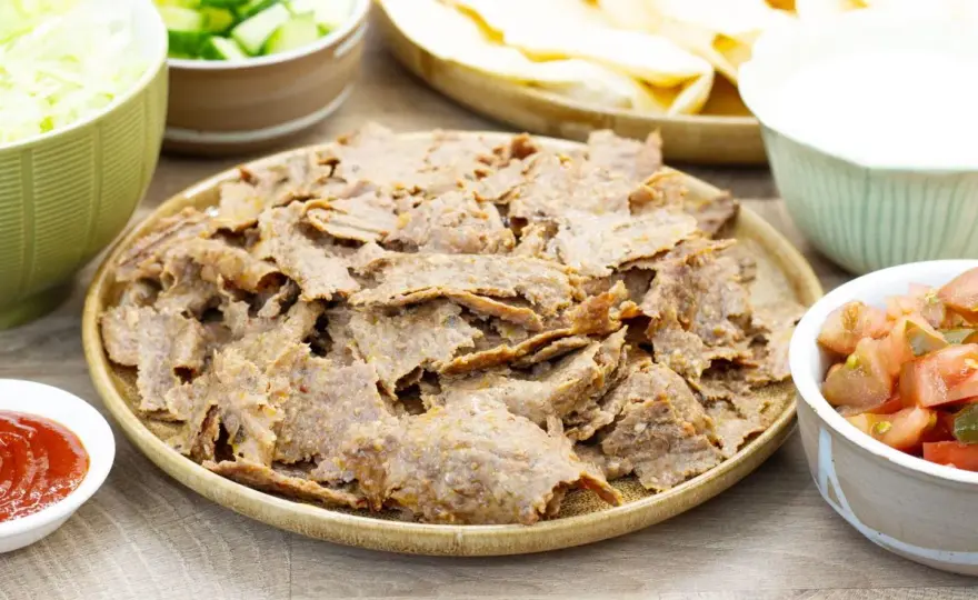 Domowy kebab z piekarnika - soczysty i prosty przepis!