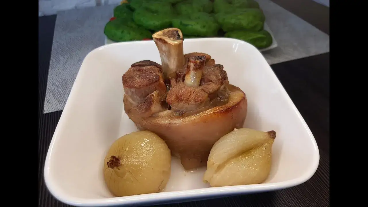 Zdjęcie Jakie przyprawy do golonki gotowanej, by uzyskać wyjątkowy smak?