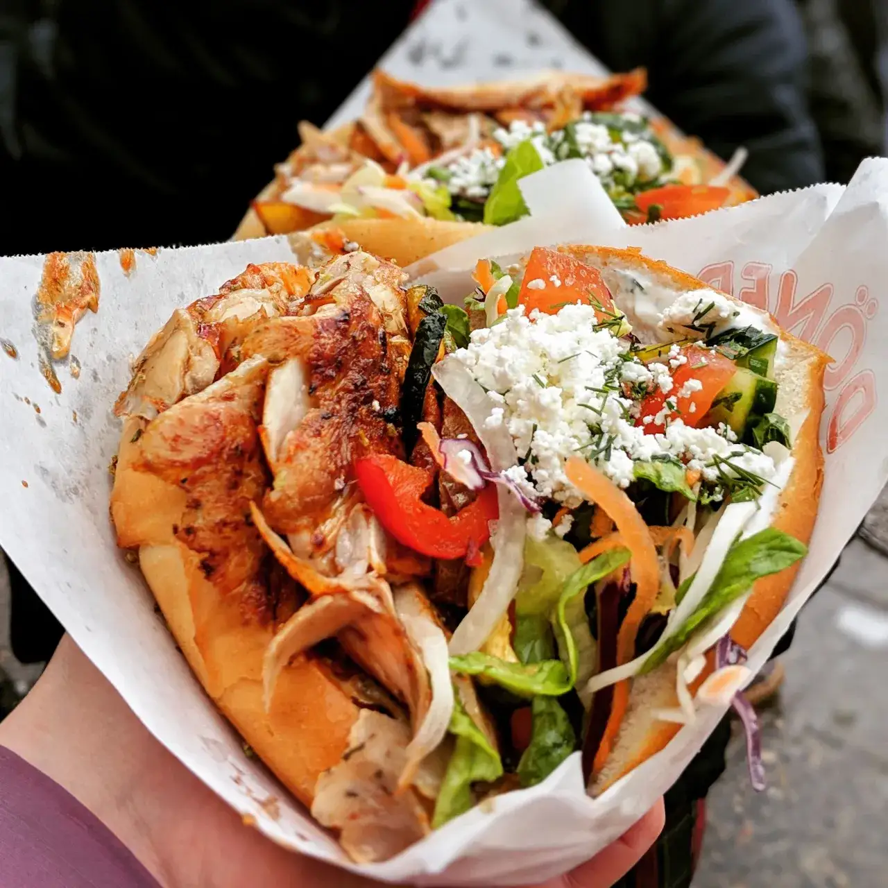 Zdjęcie Ile kalorii ma kebab z frytkami? Zaskakujące wartości kaloryczne!